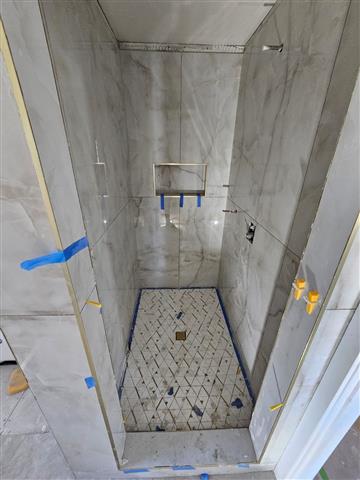 Experienced Tile Installer. image 1