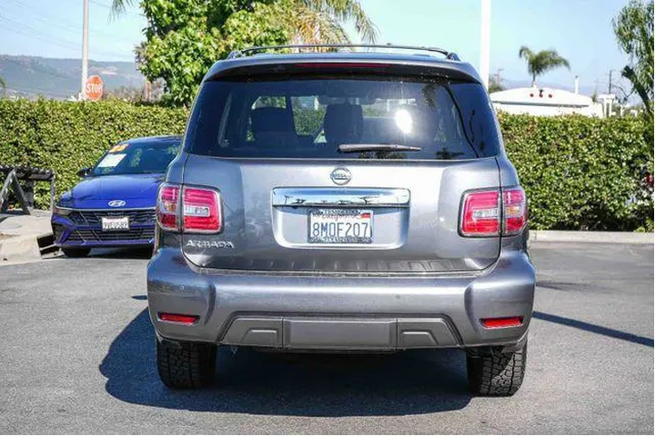 $20500 : Nissan Armada 2019 4x2 SV 4d image 8