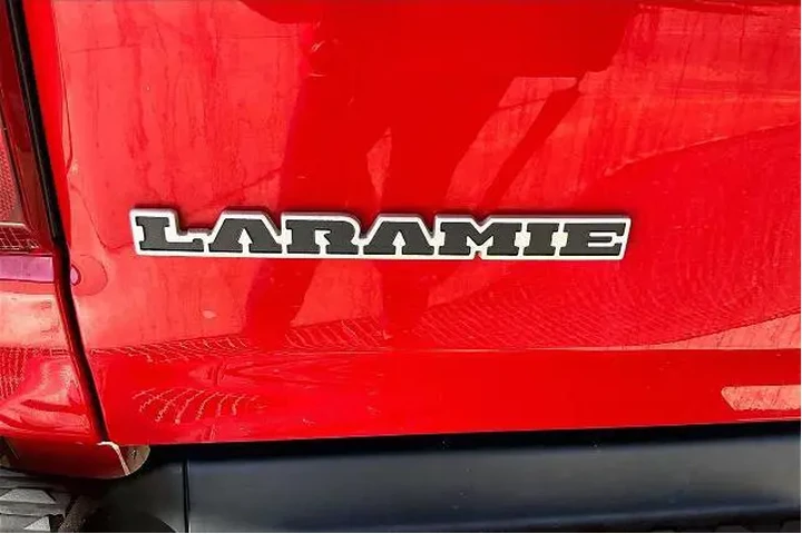 $32991 : Ram 1500 2019 4x4 Laramie 4d image 9