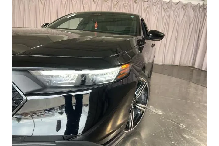$27899 : Honda Accord Hybrid 2024 Spo image 9