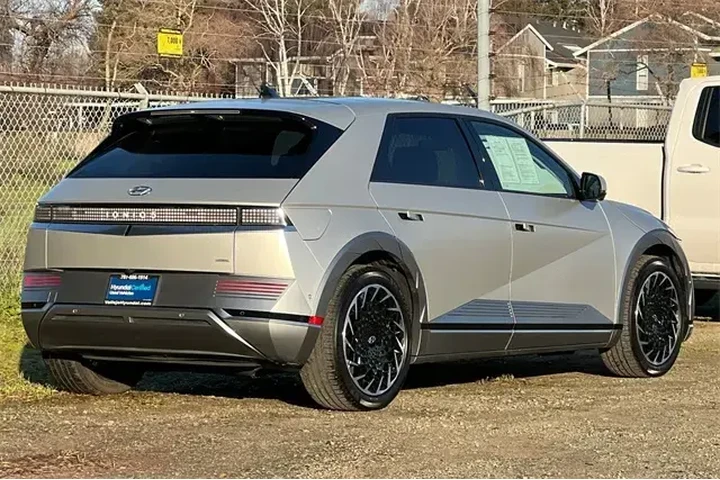 $28990 : Hyundai IONIQ 5 2023 AWD Lim image 5