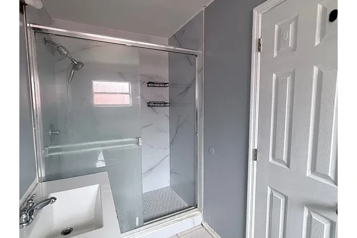 $1400 : HOUSE AVAILABLE IN ORLANDO FL image 5