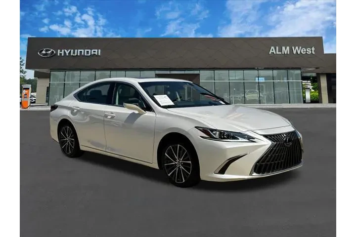 $37820 : Lexus ES 350 2023 4dr Sedan image 3