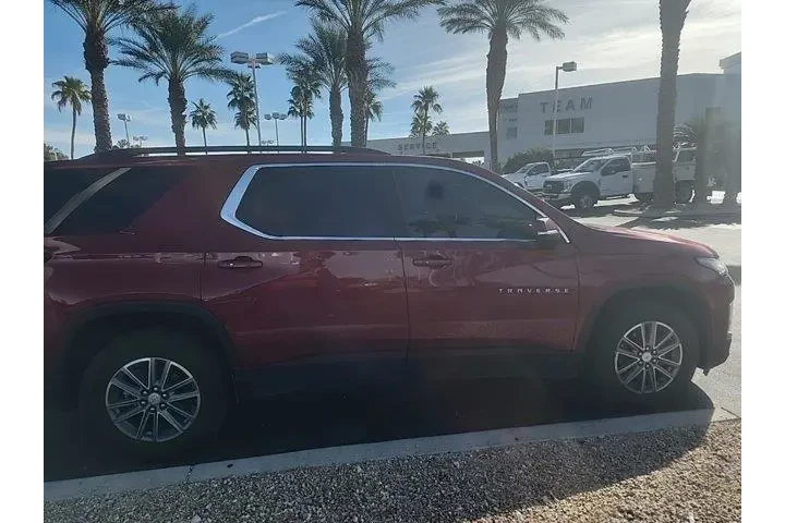 $28342 : Chevrolet Traverse 2023 LT C image 1