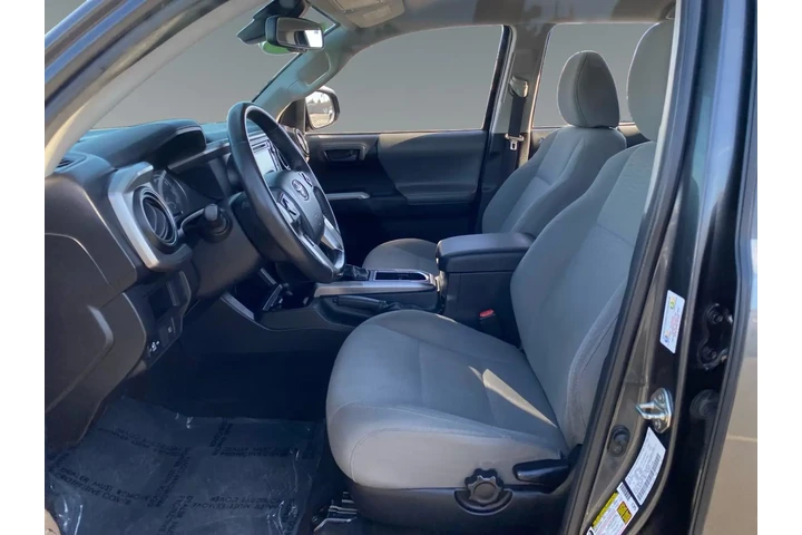 $23076 : Toyota Tacoma 2018 image 9