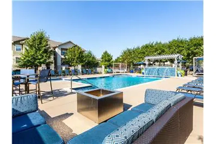 $1552 : Rental property with 1 bedro image 1