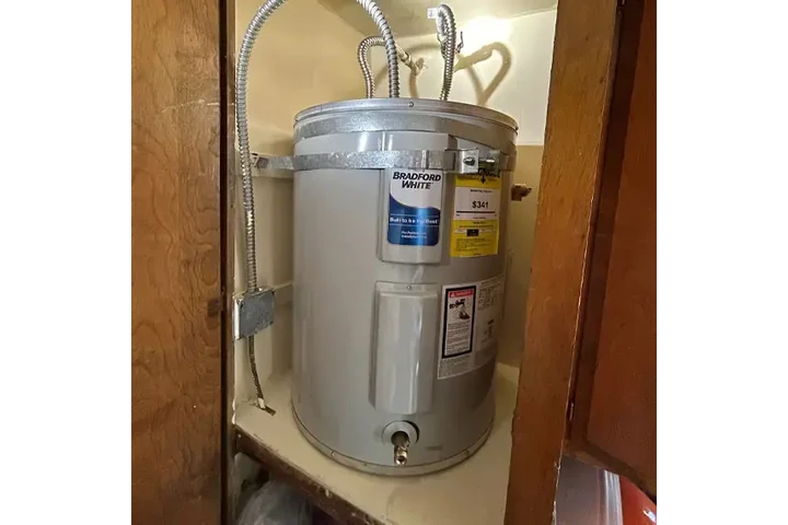 PLOMERO 24/7 image 2