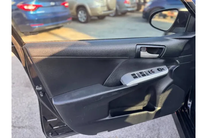 $9899 : 2014 Camry SE image 10