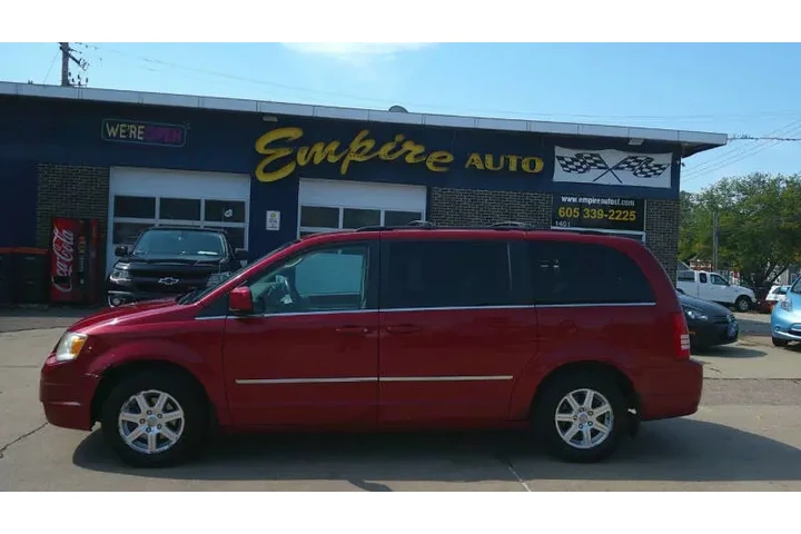 $3999 : 2009 Town and Country Touring image 2