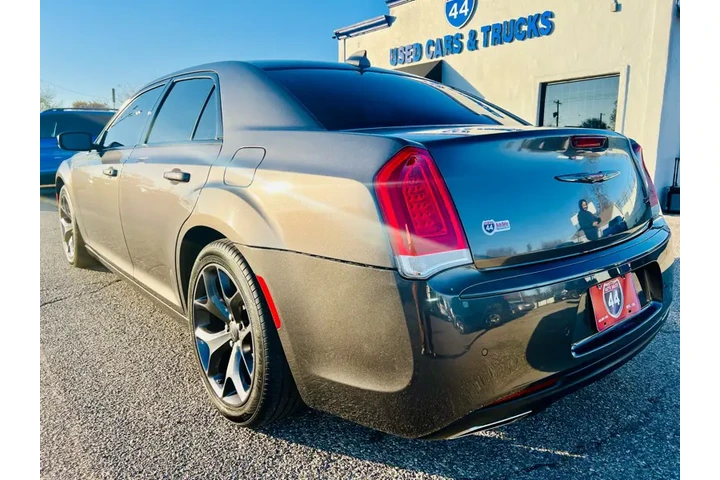 $21995 : 2021 300 S V6 RWD image 5