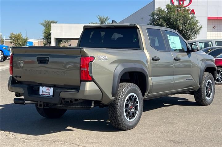 $46140 : New 2024 Tacoma TRD Off Road image 4