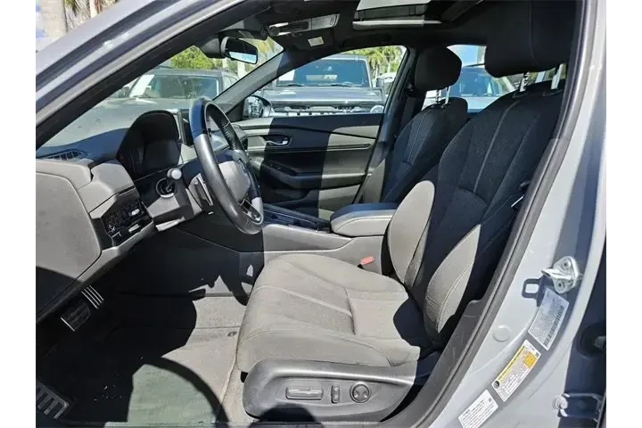 $26990 : Honda Accord Hybrid 2023 Spo image 4