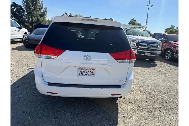 $13000 : Toyota Sienna 2013 XLE 7-Pas image 4