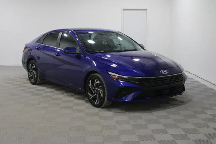 $26989 : Hyundai ELANTRA Hybrid 2025 image 1