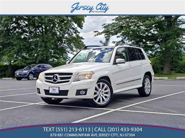 2010 GLK 350 4MATIC image 1