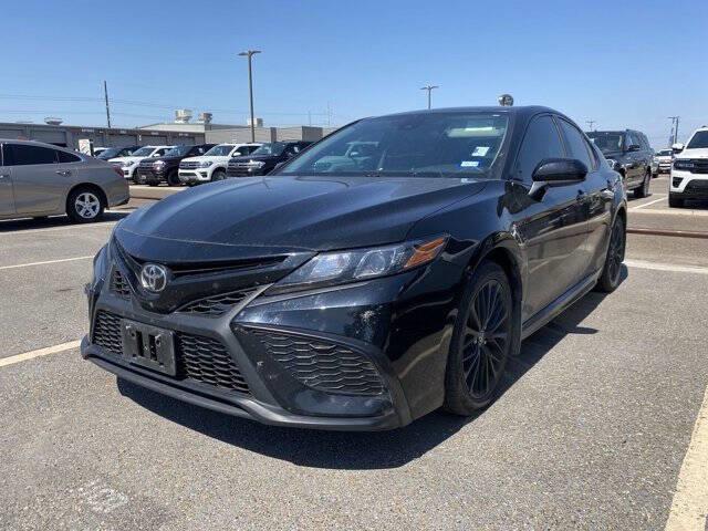 $24988 : 2021 Camry SE image 4