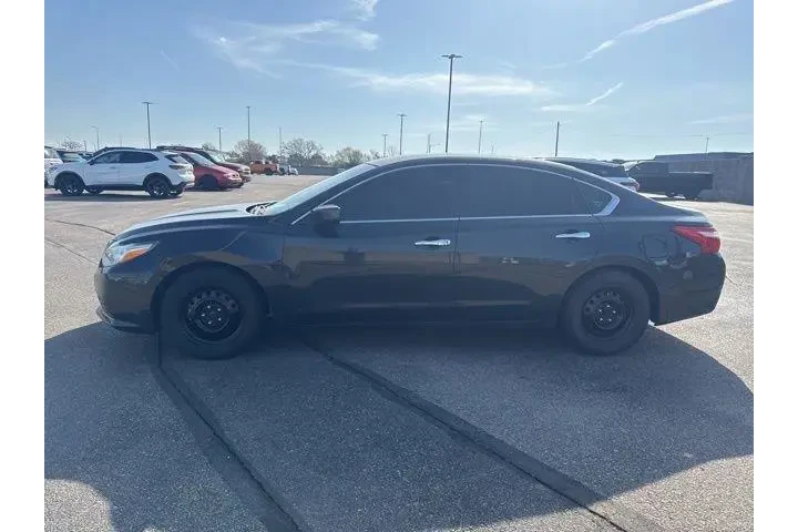 $11982 : Nissan Altima 2017 2.5 S 4dr image 4