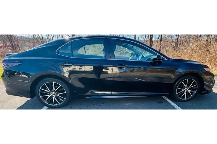 $20000 : 2021 Camry SE image 4
