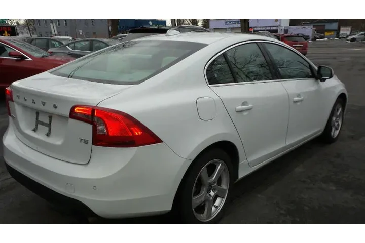 $8900 : 2012 S60 T5 image 6