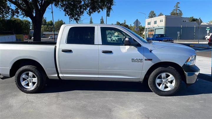 $15933 : 2018 RAM 1500 CREW CAB image 3