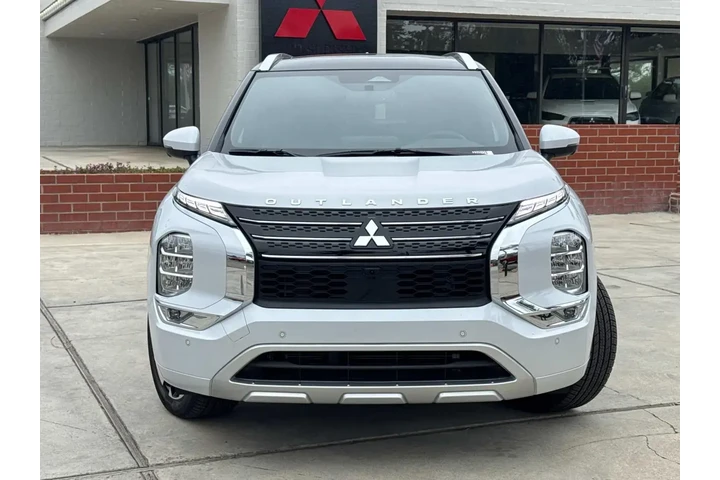 $29673 : Mitsubishi Outlander 2024 SE image 1
