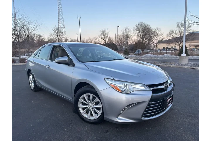 $10000 : 2015 Camry LE image 1