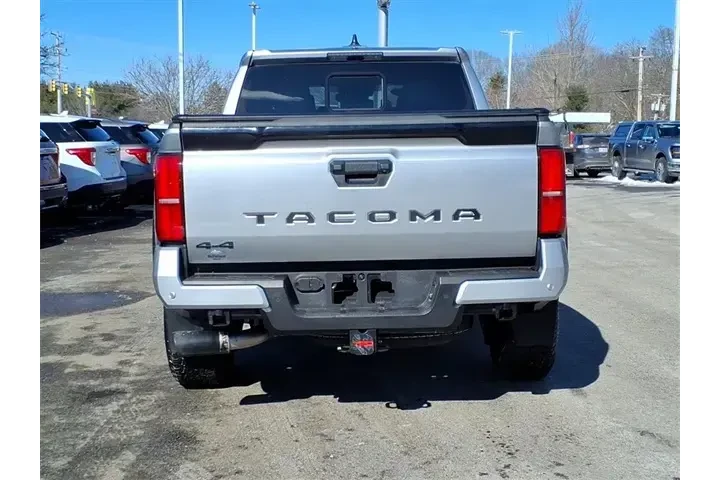 $39613 : Toyota Tacoma 2024 4x4 SR5 4 image 6