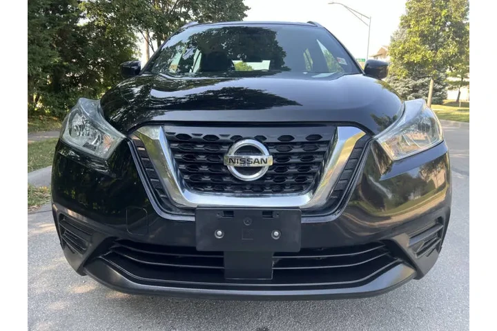 $8997 : 2020 Kicks SV image 3