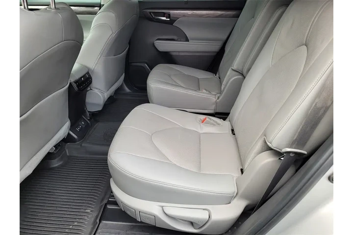 $44495 : 2024 Highlander Platinum image 8