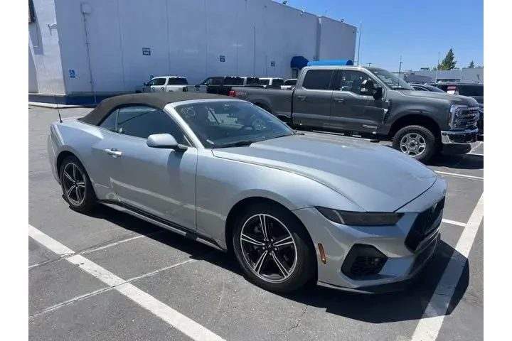 $39988 : Ford Mustang 2025 EcoBoost 2 image 8