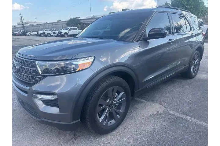 $23991 : Ford Explorer 2022 XLT 4dr S image 1
