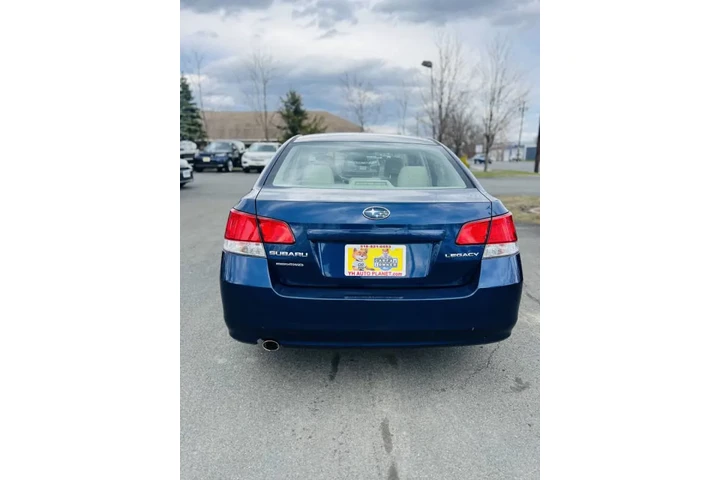 $8500 : 2010 Legacy 2.5i Limited image 10