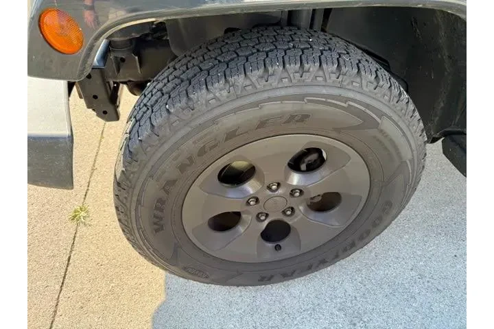 $18821 : Jeep Wrangler Unlimited 2017 image 3