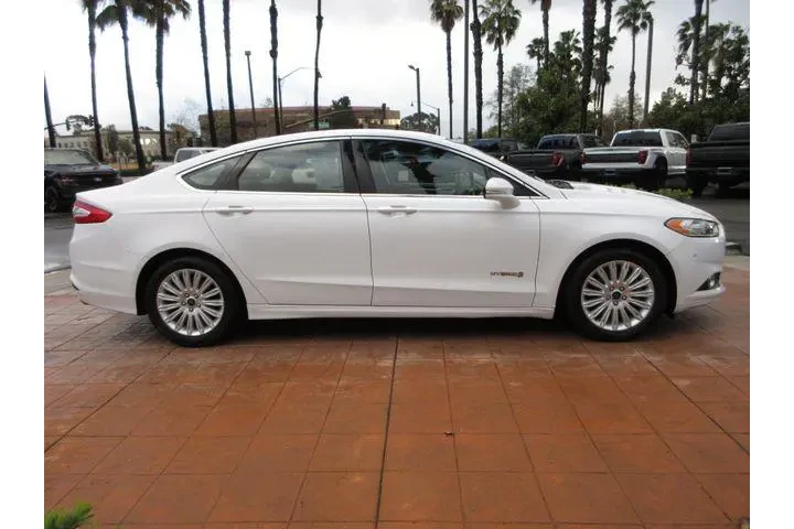 $9575 : Ford Fusion Hybrid 2016 SE 4 image 5
