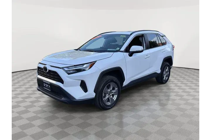$23995 : Toyota RAV4 2023 XLE 4dr SUV image 7