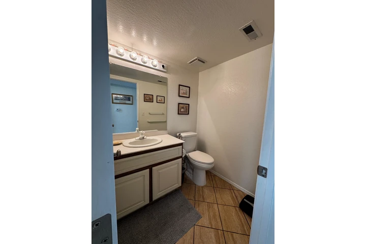 $3200 : Cuarto De Renta image 4