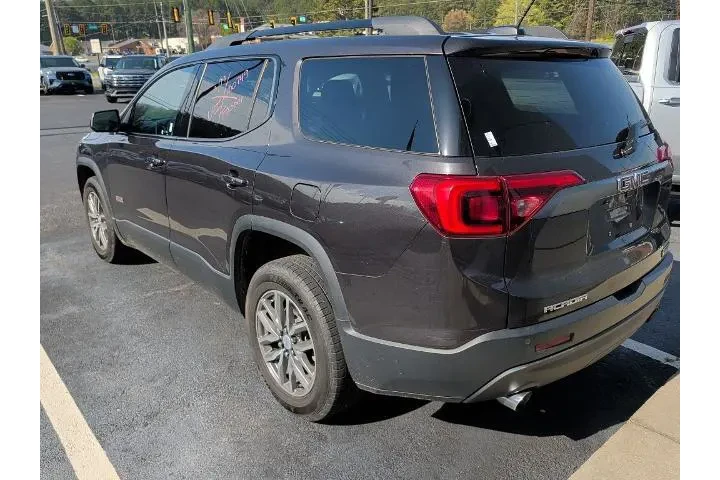 $16354 : GMC Acadia 2017 4x4 SLE-2 4d image 4