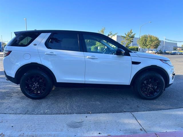 $12395 : 2016 Land Rover Discovery Spo image 6