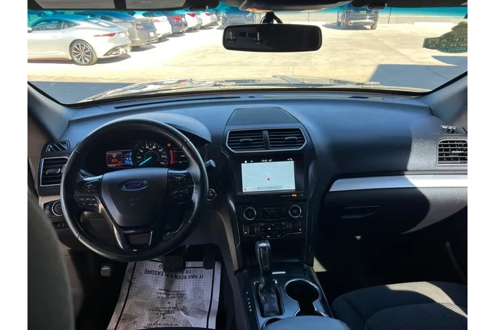 2021 Explorer XLT AWD image 9