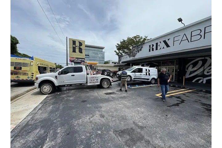 Towing services 24 hours image 2