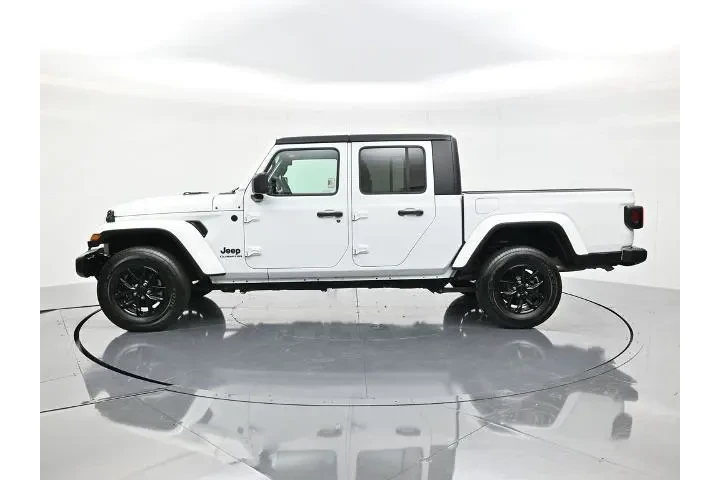$29000 : Jeep Gladiator 2021 4x4 Spor image 8