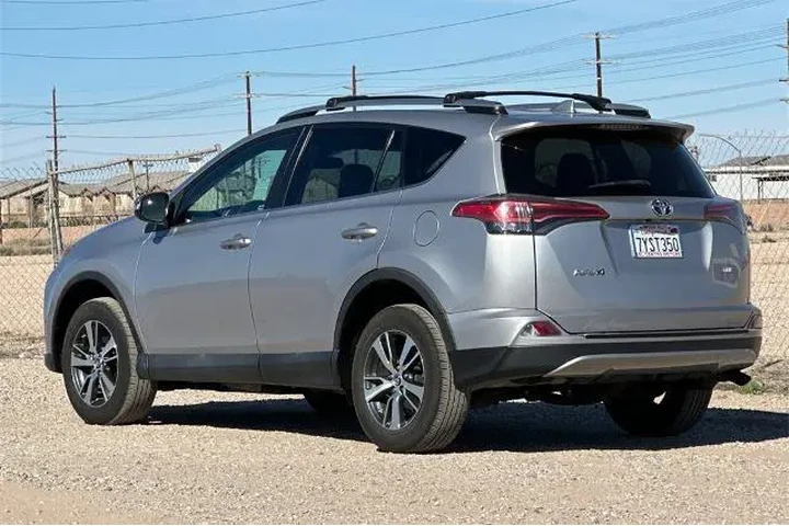 $20500 : Toyota RAV4 2017 XLE 4dr SUV image 7