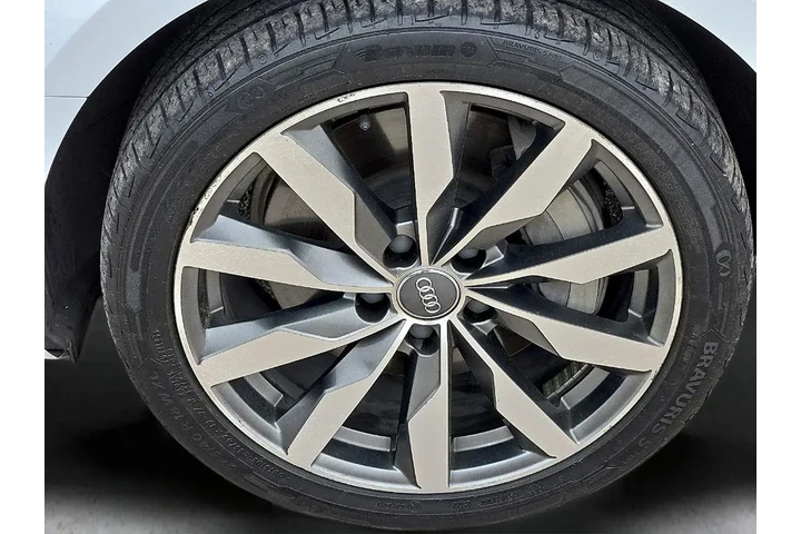 $12795 : Audi A4 2017 2.0T Premium 4d image 9