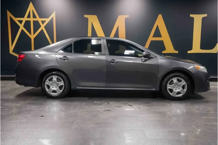 $15362 : Toyota Camry 2014 SE 4dr Sed image 6