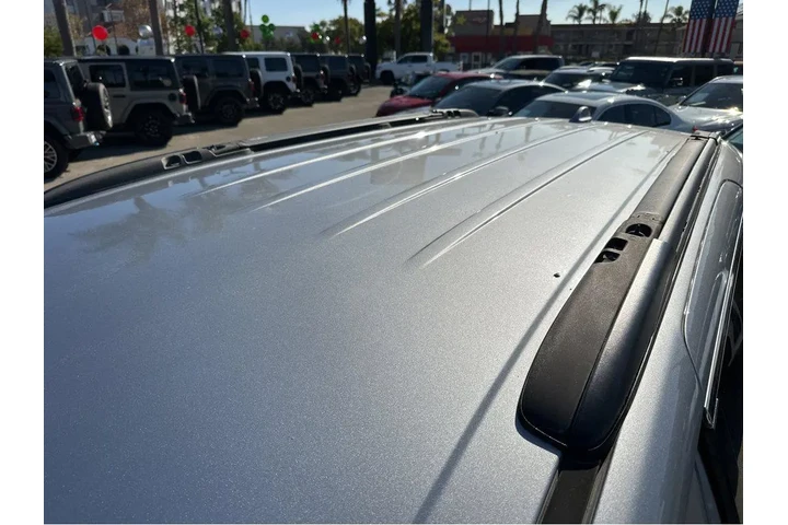 $16777 : 2017 Pacifica Touring-L image 8