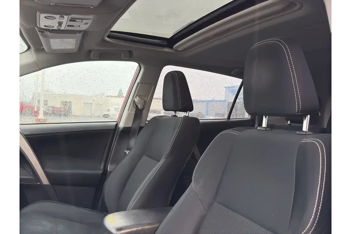 $13677 : Toyota RAV4 2014 AWD XLE 4dr image 5