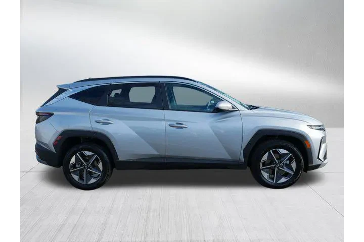 $32000 : Hyundai TUCSON Hybrid 2025 A image 8