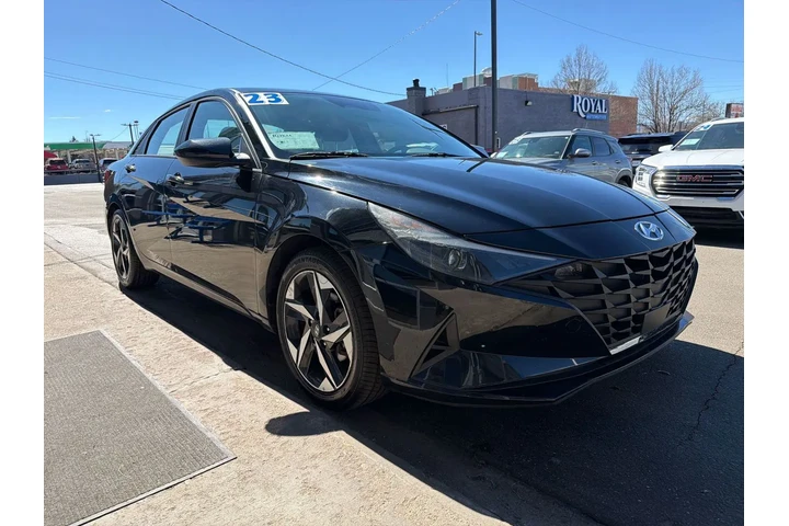 $15995 : 2023 Elantra SEL image 2