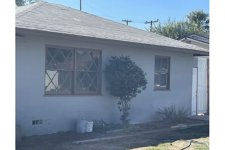 $1500 : This 3 bedroom, 3 bathroom hou image 2