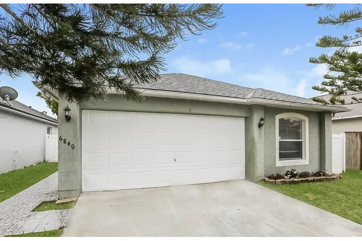 $1500 : 3bed 2bath home image 2